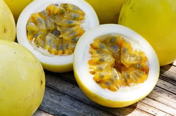 fruta maracuyá