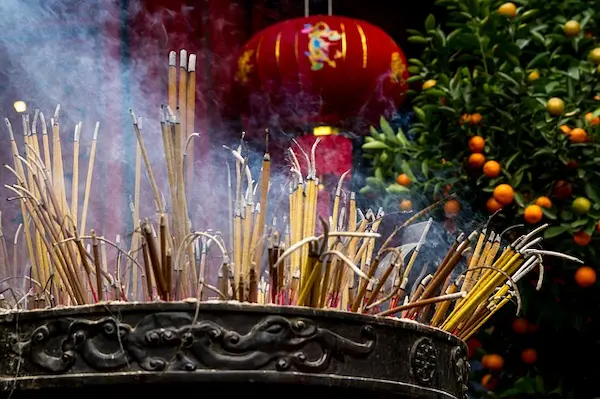 inciensos y su significado en culturas antiguas y rituales