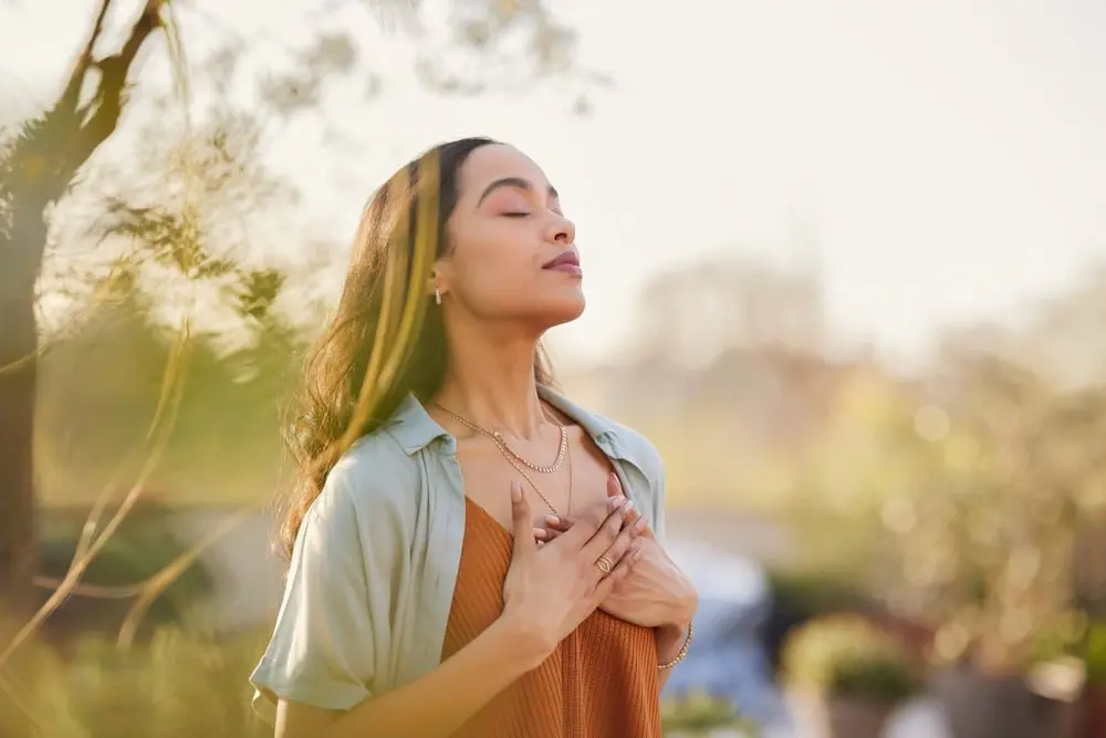 10 hábitos espirituales que pueden transformar tu bienestar diario